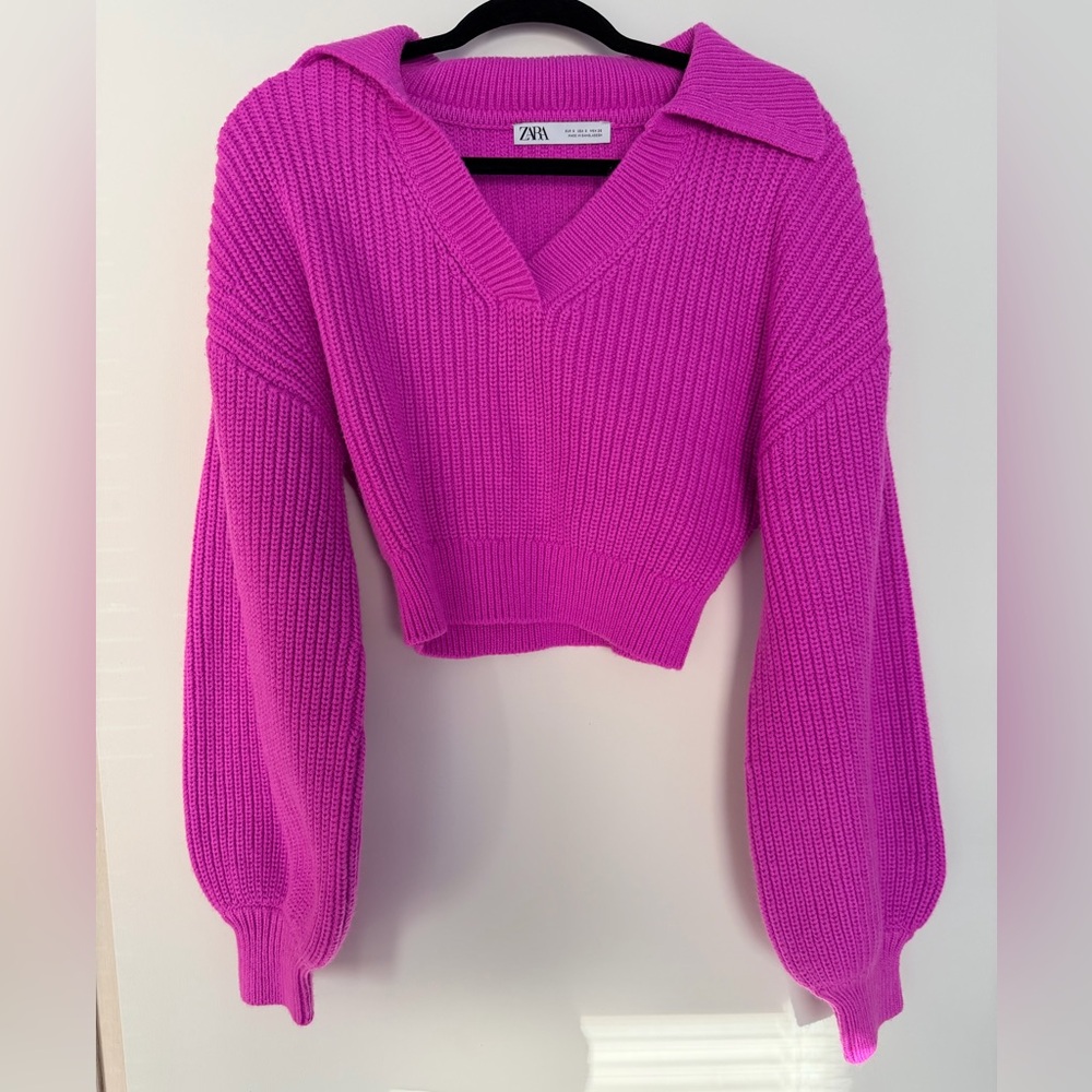 Zara Women's V-Neck Sweater in Vibrant Pink